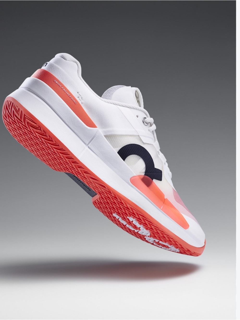 On The Roger Pro 2 White / Flame
Tennis Shoes women size  7.5 like new/no box